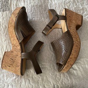 Clarks Strap Leather Wedge Sandal in Olive